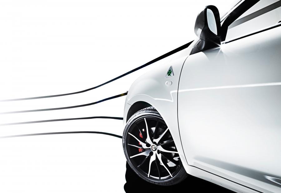Детали экстерьера Alfa Romeo MiTo Quadrifoglio Verde (955) 2011 года  (фото 2 из 15)